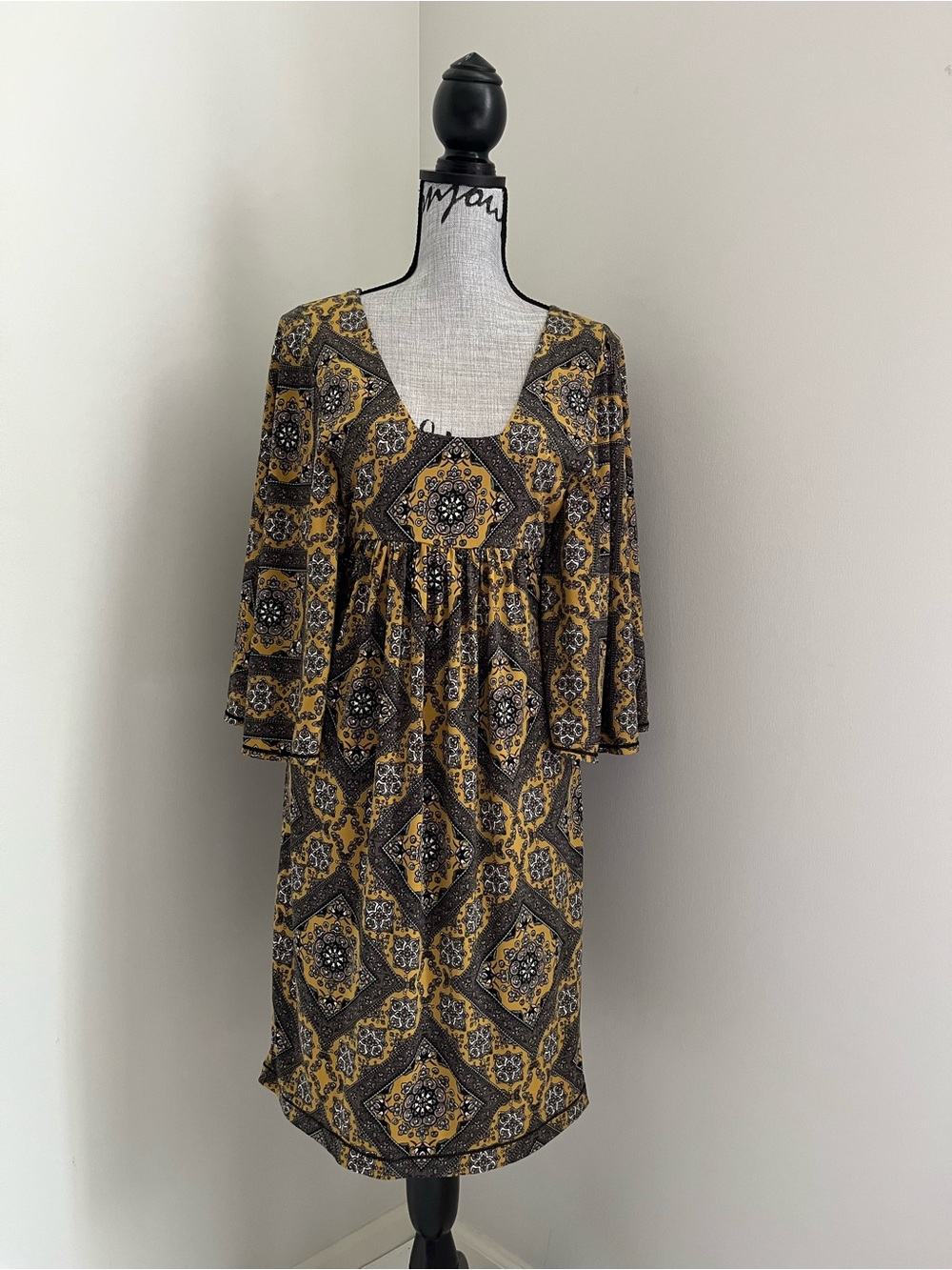 Genuine 2000s studio M batwing patterned midi dress size M